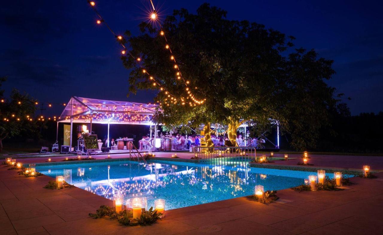 Villa Poropati, Groznjan, Istria - Luxury Countryside Estate For Up To 19 Persons - Large Pool Of 80M2 With Kids Section Exteriér fotografie