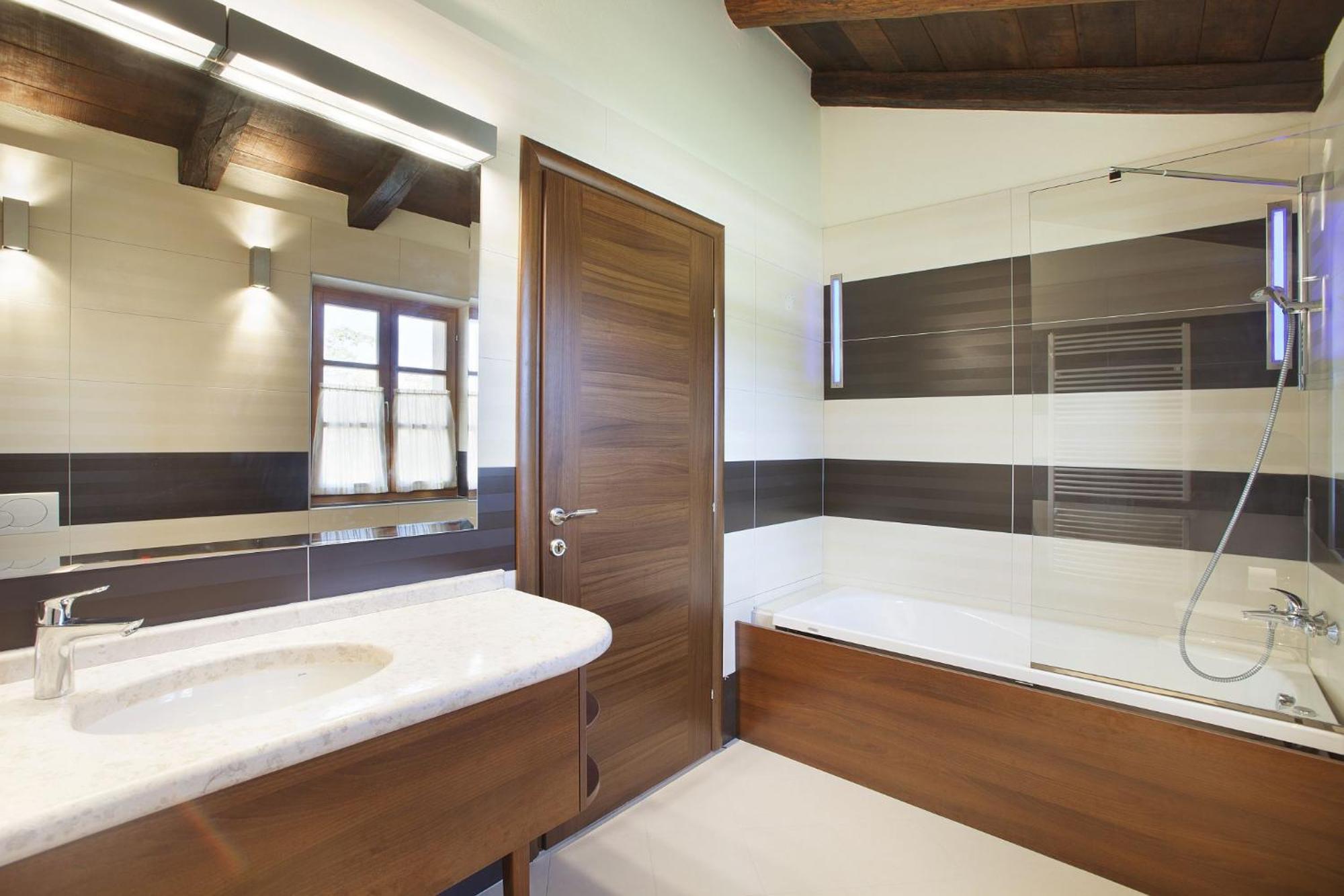 Villa Poropati, Groznjan, Istria - Luxury Countryside Estate For Up To 19 Persons - Large Pool Of 80M2 With Kids Section Exteriér fotografie