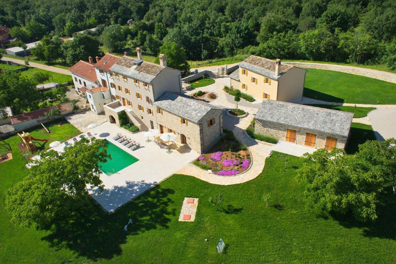 Villa Poropati, Groznjan, Istria - Luxury Countryside Estate For Up To 19 Persons - Large Pool Of 80M2 With Kids Section Exteriér fotografie